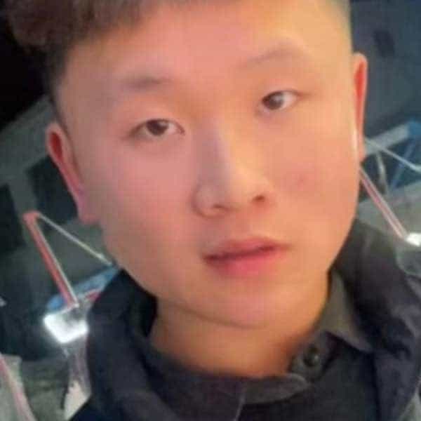 22岁岁河南单身帅哥 - 果洛吉缘网